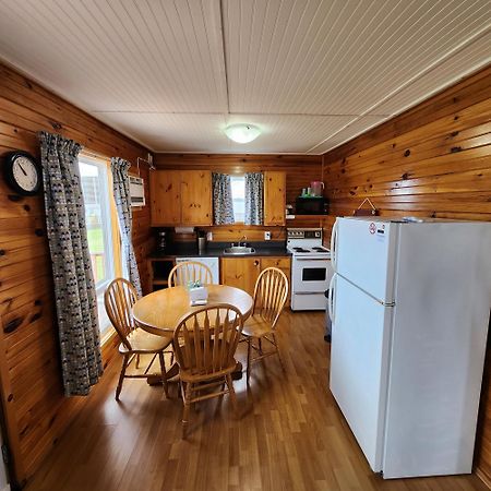 Cavendish Bosom Buddies Cottage Resort Екстер'єр фото