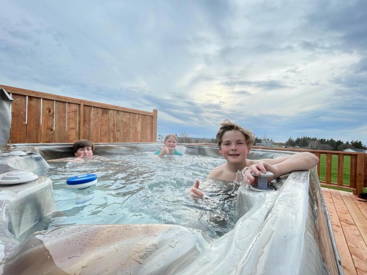 Cavendish Bosom Buddies Cottage Resort Екстер'єр фото