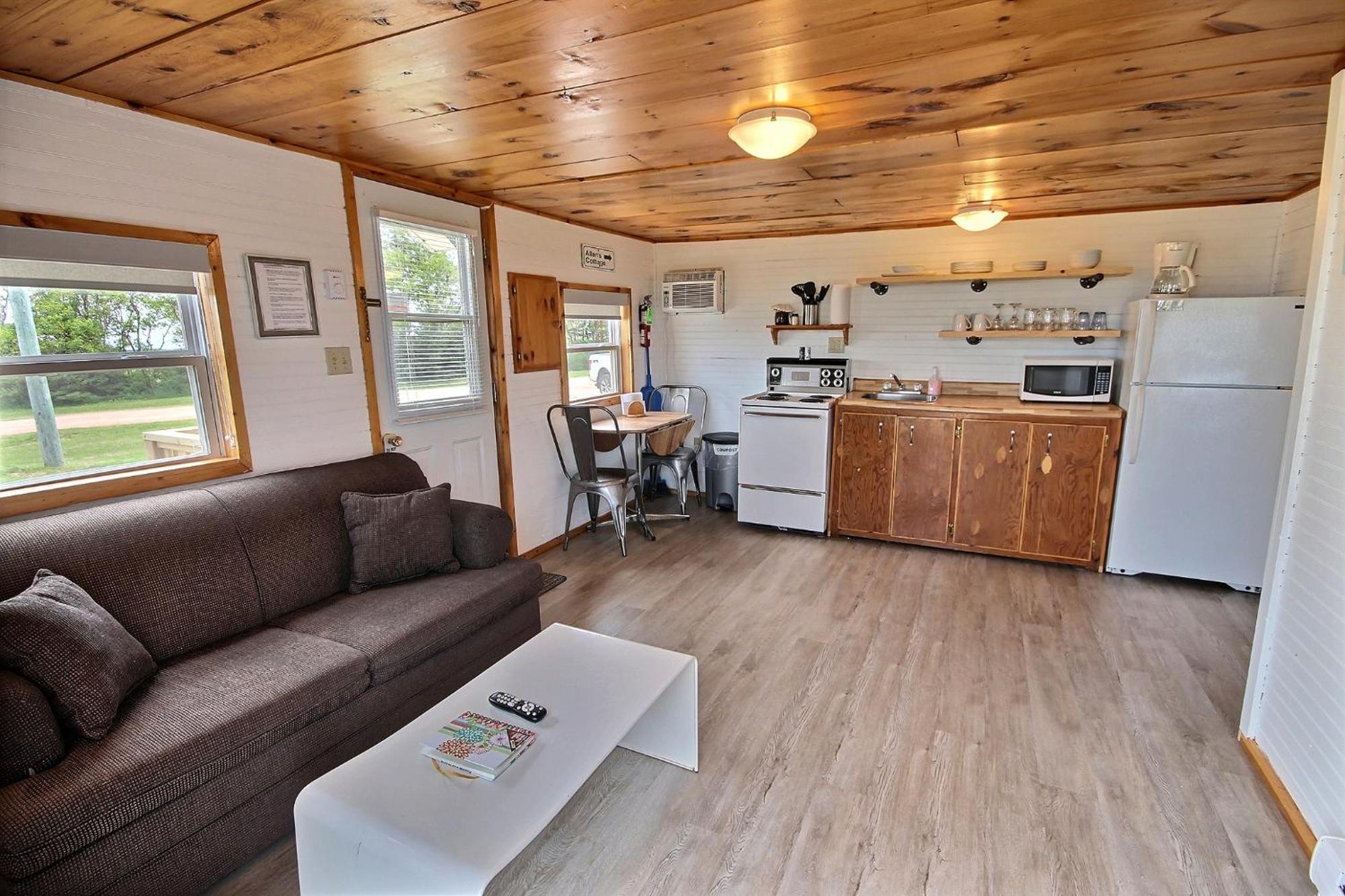 Cavendish Bosom Buddies Cottage Resort Екстер'єр фото
