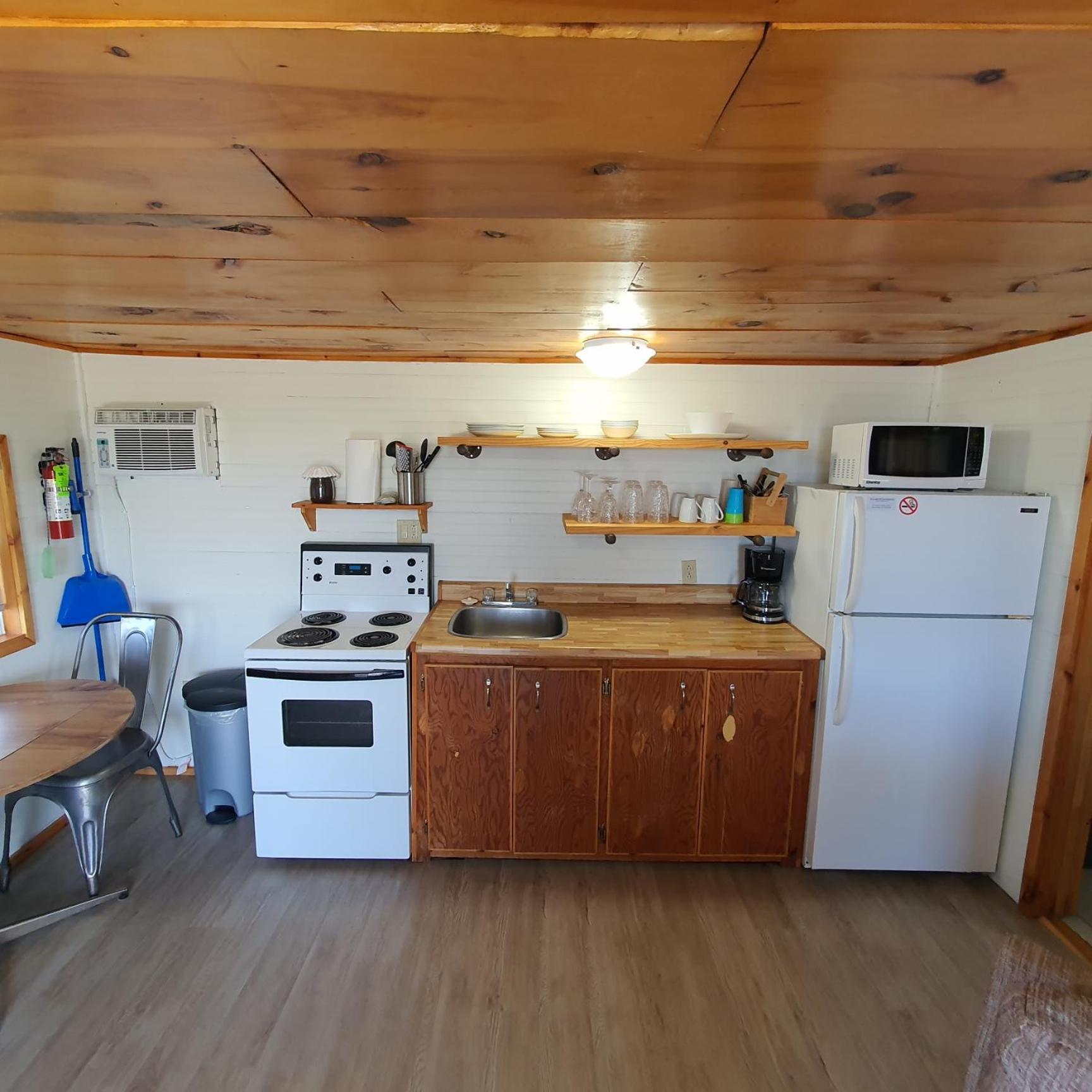 Cavendish Bosom Buddies Cottage Resort Екстер'єр фото